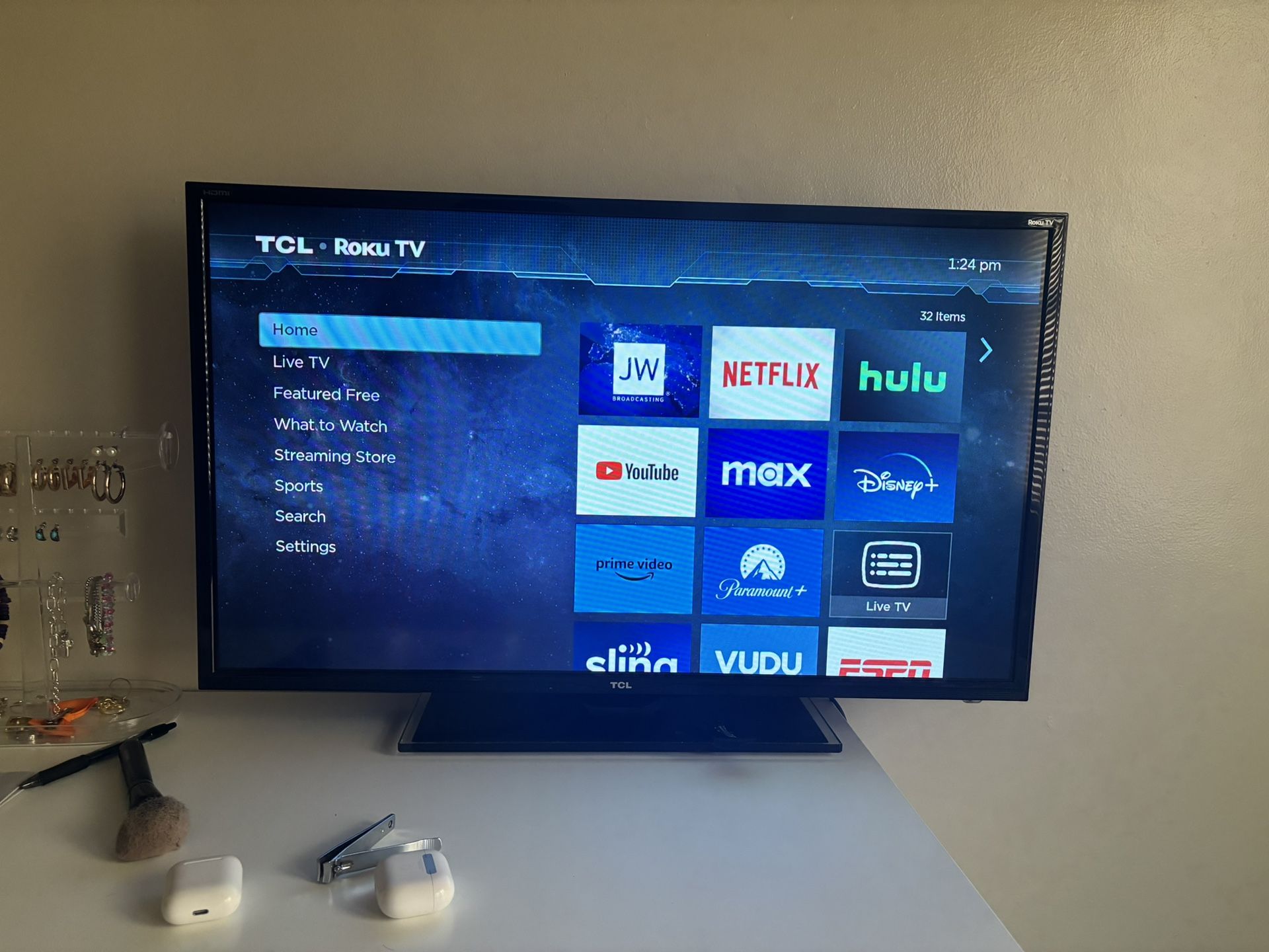 TCL Roku TV 32inches