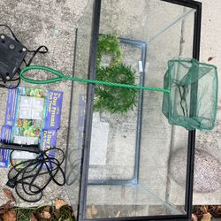 10 Gallon Tropical Fish Tank With Items