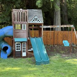 Cedar summit Swing/Playset - Free 