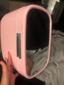 Mini fridge/skincare