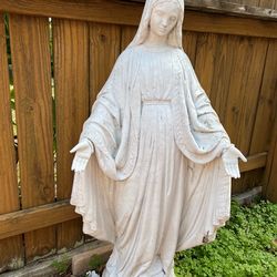 Madonna statue (Blessed Mother)
