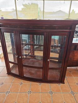 China set, Coffee table and hight chairs