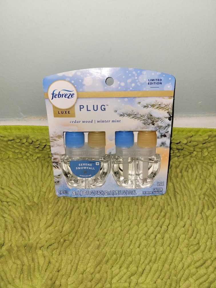 Febreze Plug Cedar Wood/ Winter Mint 2 Refills