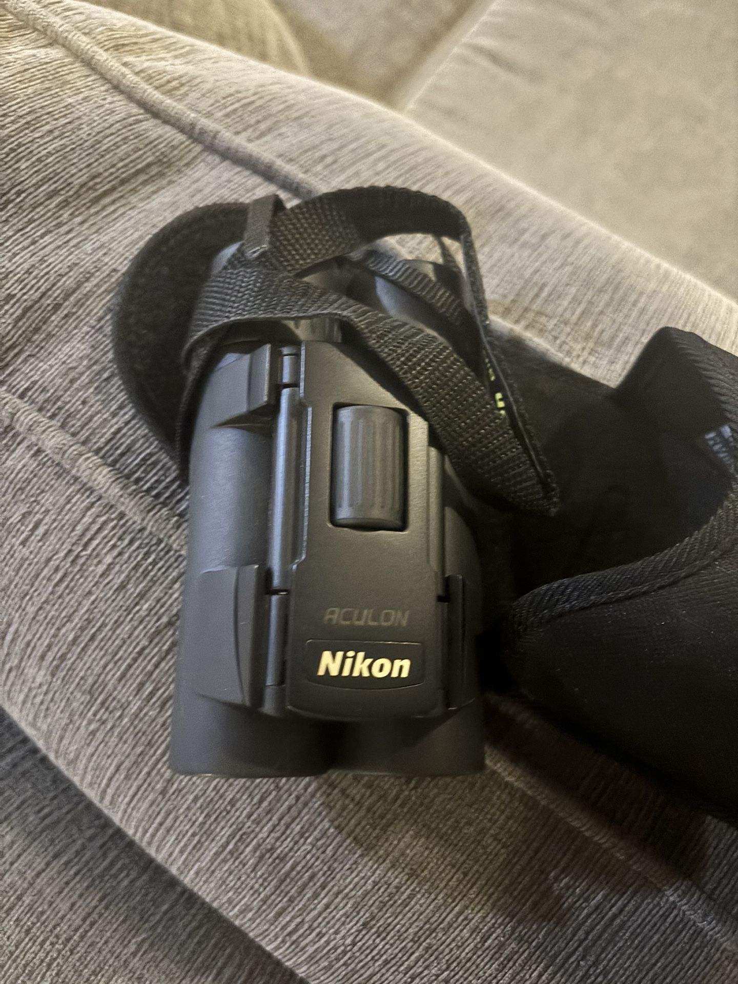 Nikon Binoculars-like New