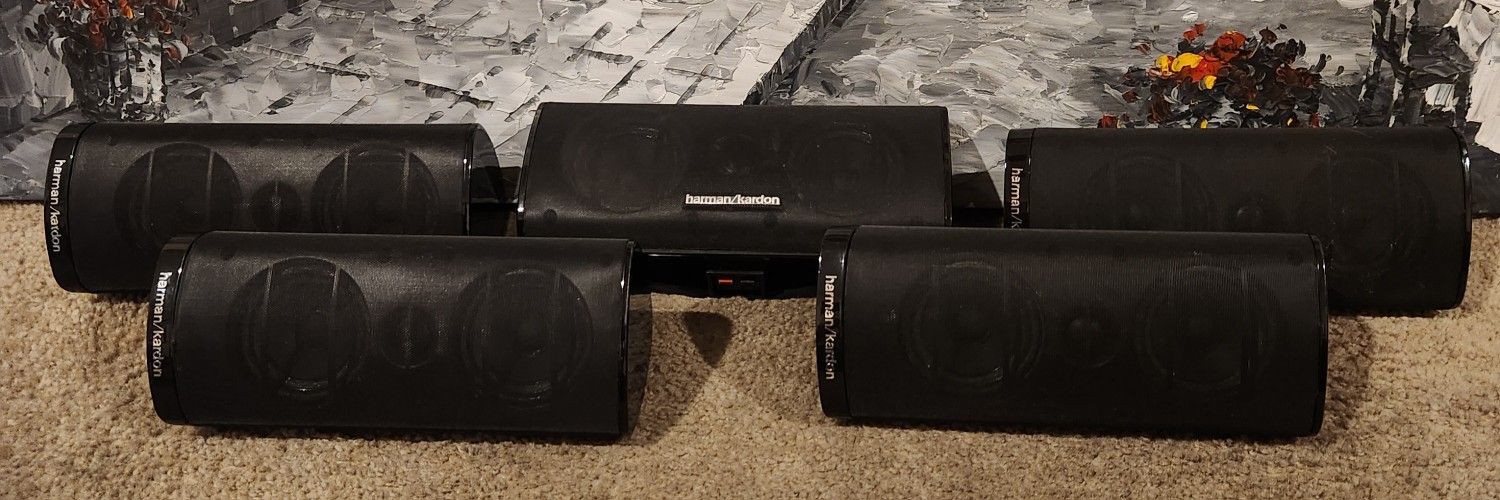 Harman Kardon surround satellite speakers 4-SAT-TS11 and one CEN-TS11