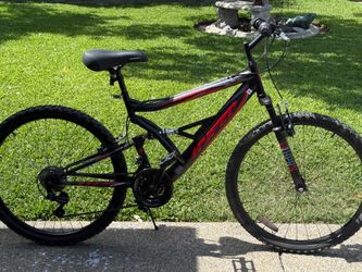 Hyper Bicycles 26" Shocker Mountain Bike