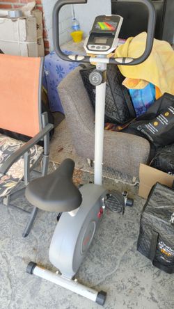 Upright Magnetic Resistance Exercise Bike, 
SF-B2906