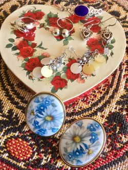 Sterling Silver - Beautiful Spring time accessorize 🌿🌺🌿 Silver bracelet & Silver Rings & Silver earrings to chose from