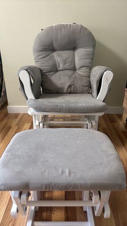 White Wood Nursery Glider Cushioned Rocking Chair Foot Rest W/Storage Pockets