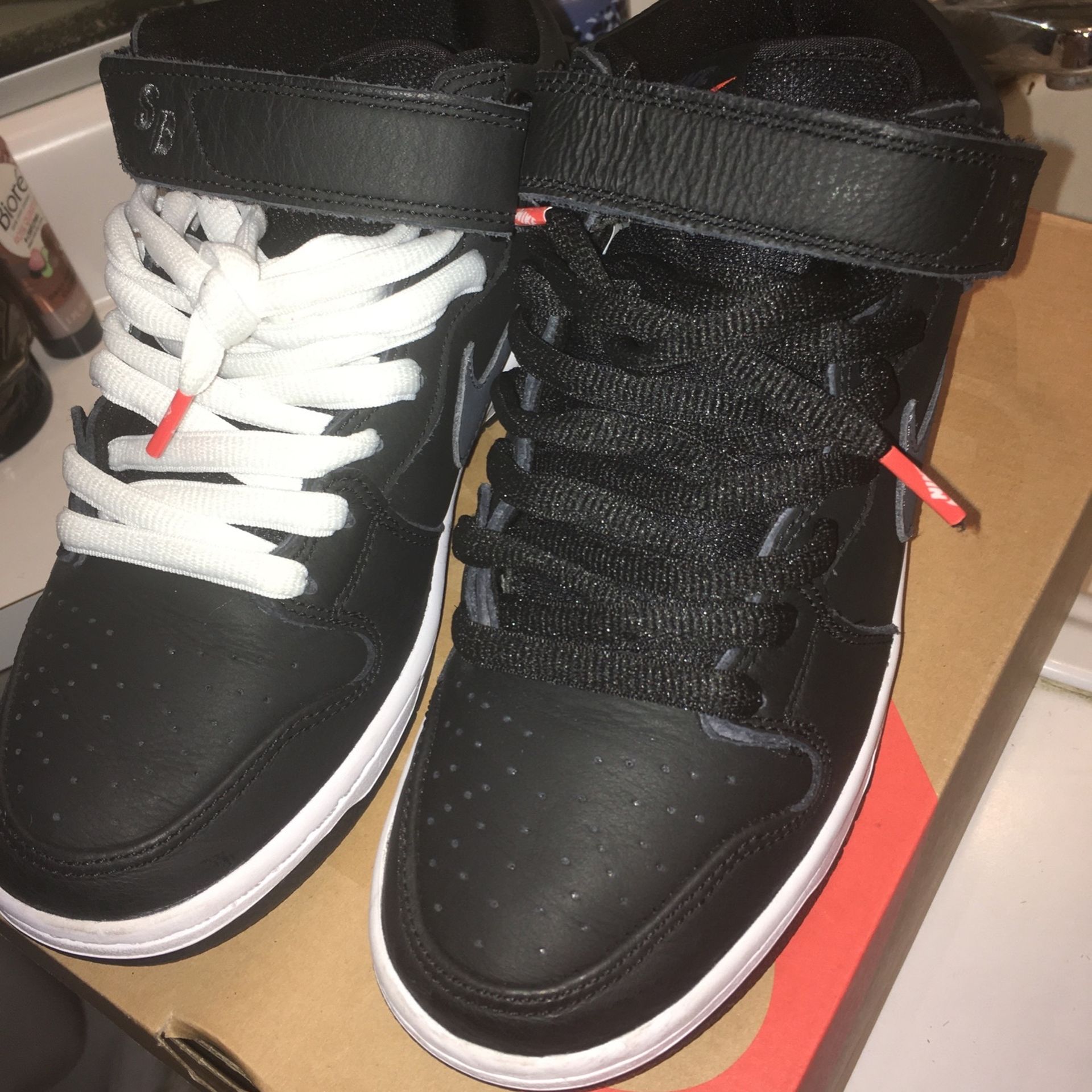 nike dunks mid size 6 mens