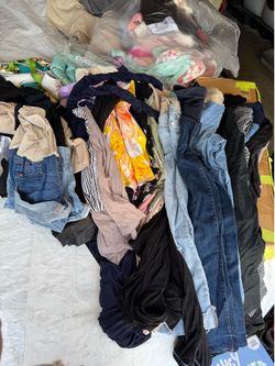 Maternity clothes bundle