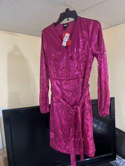 Size Small Women’s Holiday Pink Dress.originally $99 Asking $55 Or Best Offer. And I Have One Size Medium In Gold Color . Can Be Worn To Any Event.