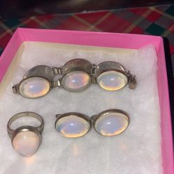 Little shiny moon gem gift set, pair of earrings, bracelet and ring