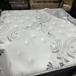 King Size Beauty Rest Black Series Mattress And Boxspring