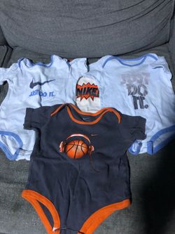 Nike onesies Size 9-12 Months