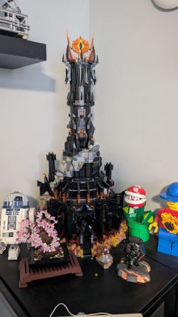 Lego Barad-Dur with Minifigs