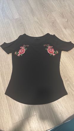 Open shoulder top