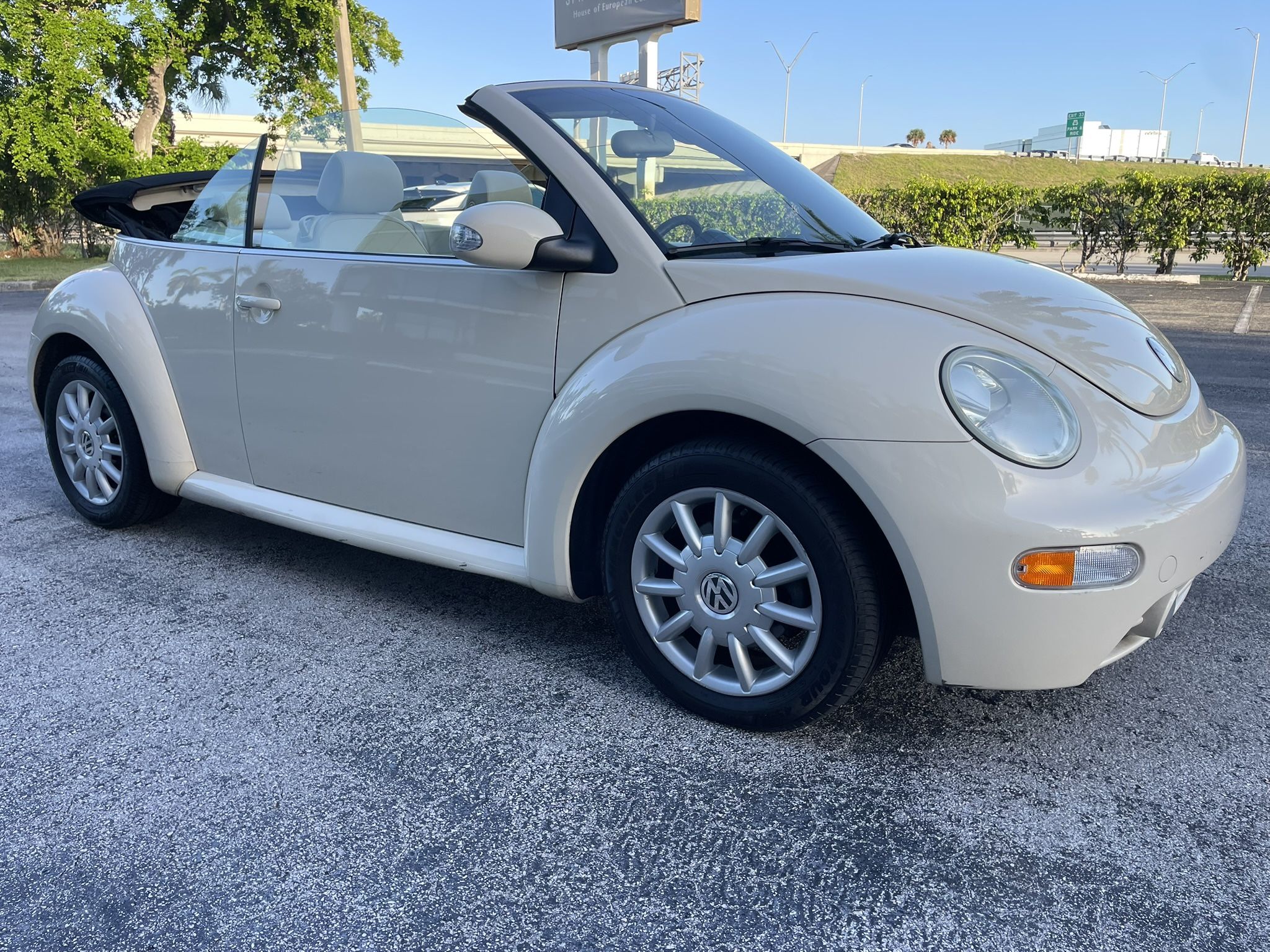 2005 Volkswagen New Beetle Convertible GLS GLS 2dr Convertible