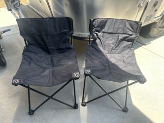 2 foldable chairs