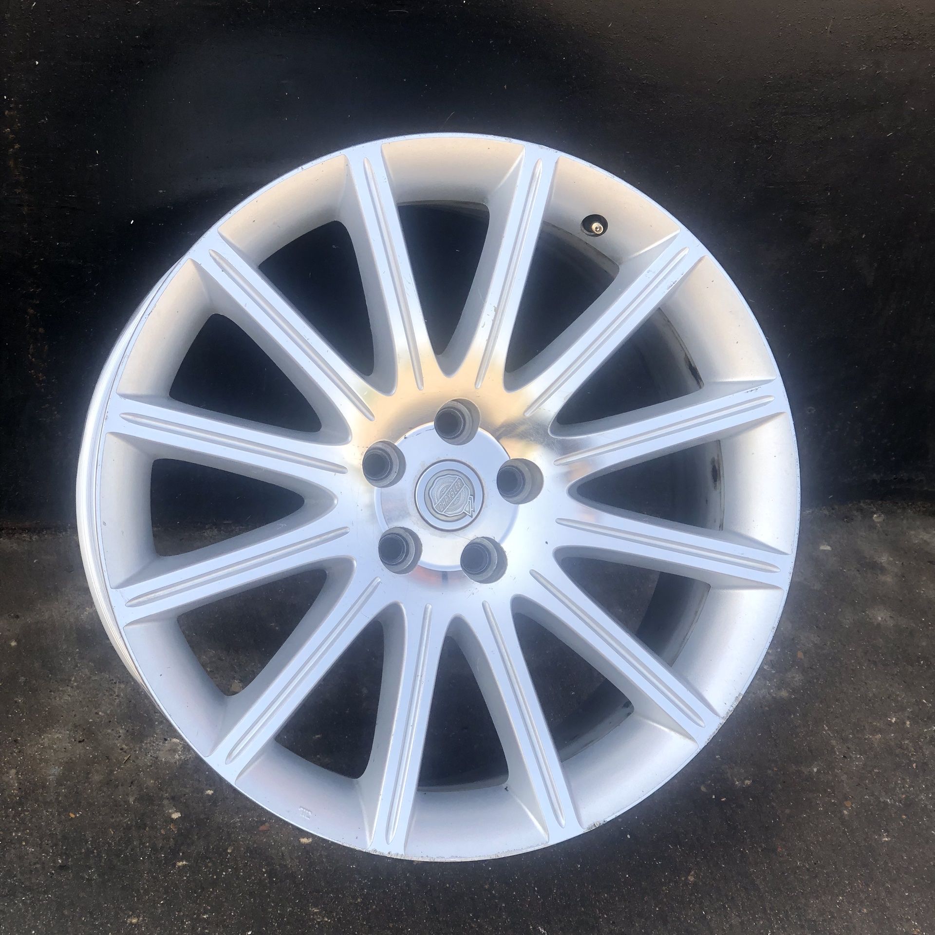Chrysler 300 rim Wheel 20 Inch Factory 5 Lug Bolt Pattern 115 mm no set ...