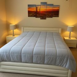 Here’s a captivating description for your king-size bed that emphasizes its features and encourages a quick sale:  ---  **For Sale: Luxurious King-Siz