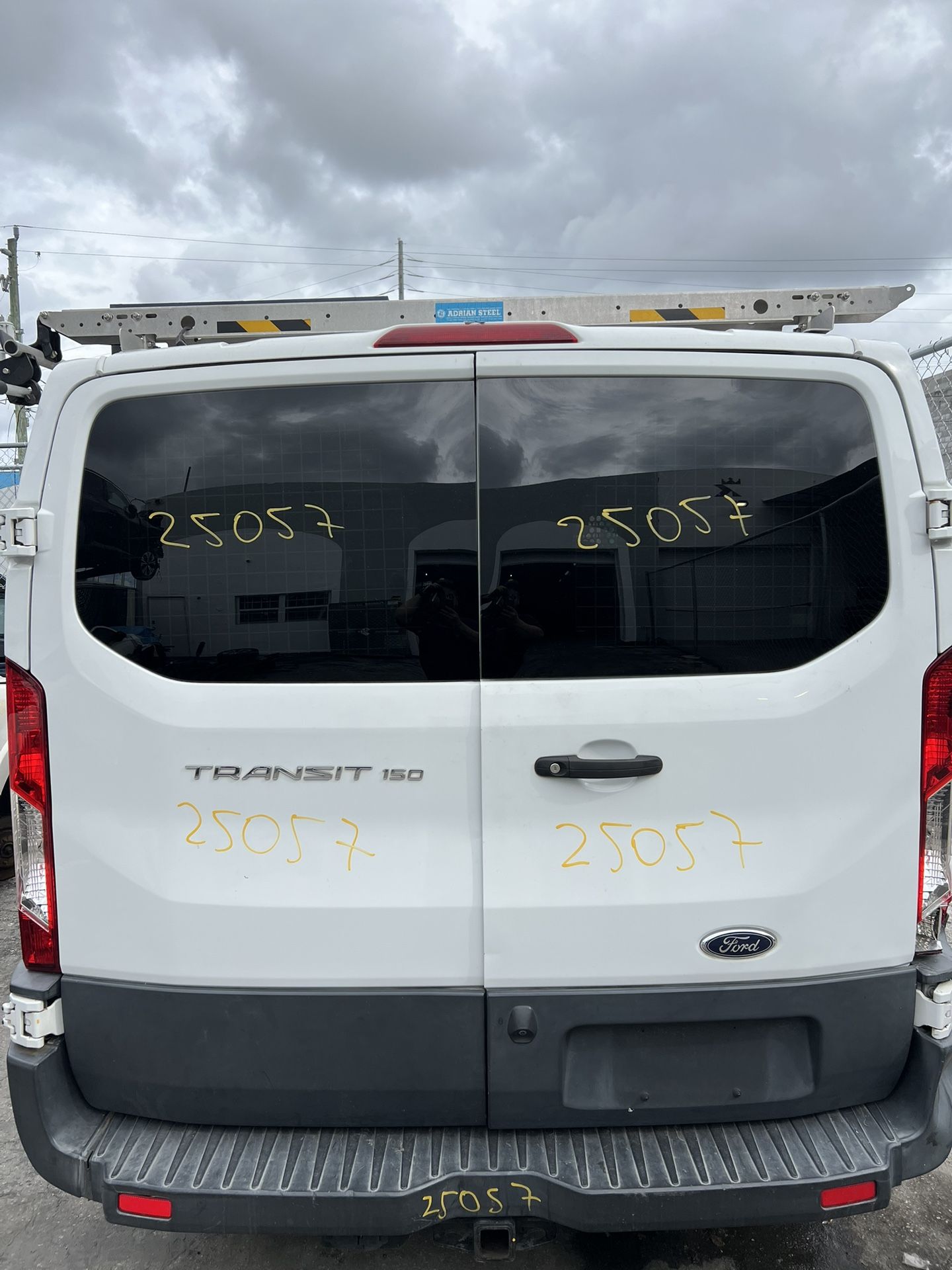 Back Doors Left + Right W/window 2016 2025 Ford Transit 250 Medium Roof GREAT CONDITIONS✅