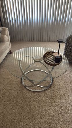 2 Round Glass tables