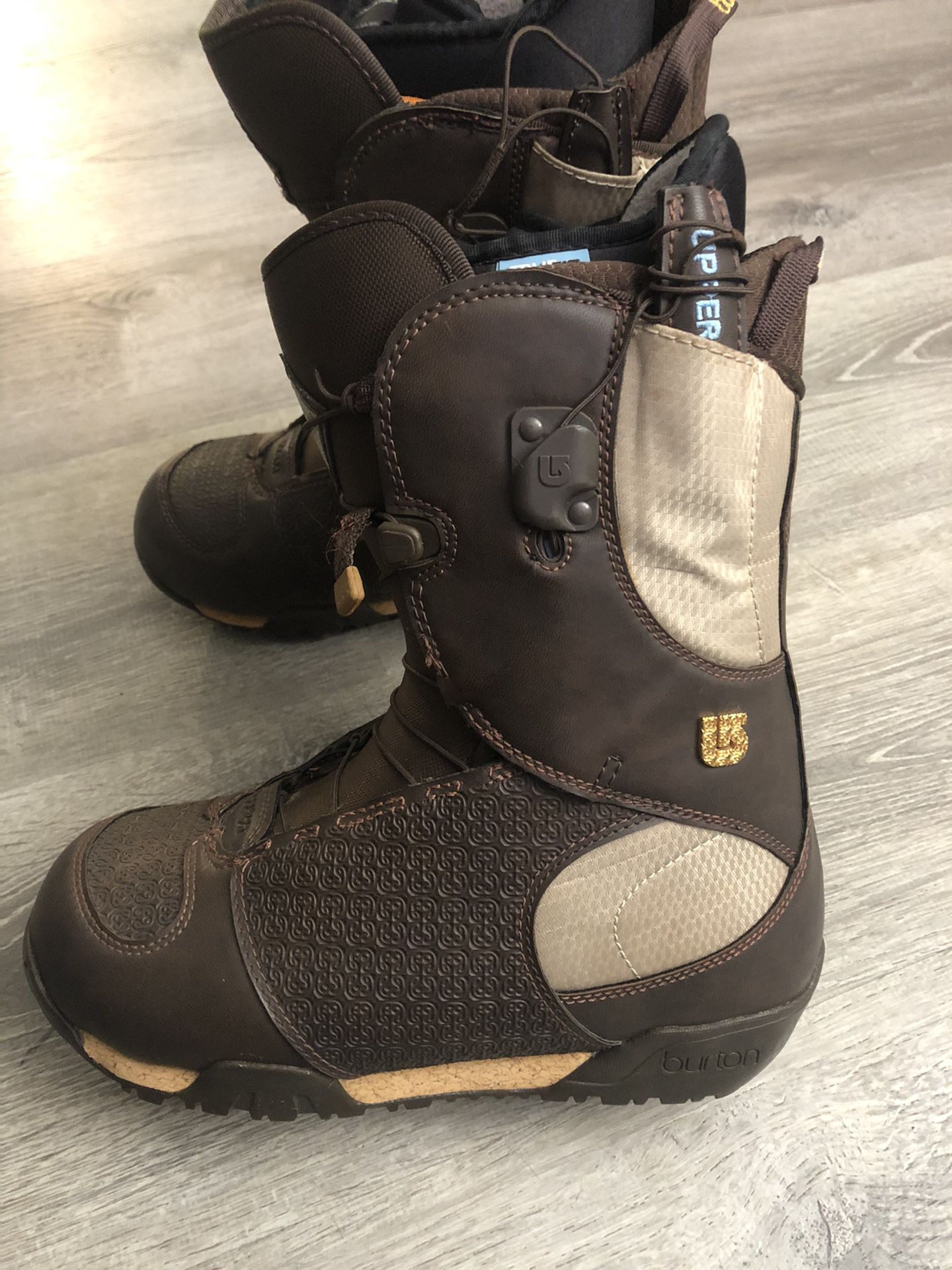A+ Women's BURTON Snowboard Boots size 8