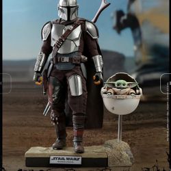 Hot Toys The Mandalorian And The Child Deluxe