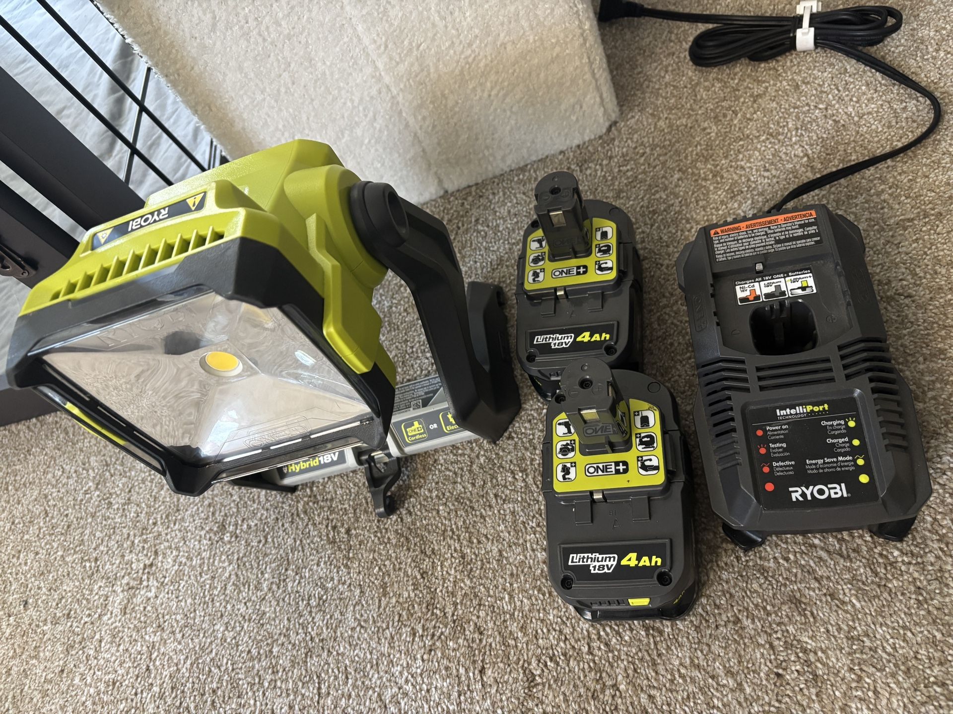 Ryobi Portable Work Light With (2) 4ah Batteries