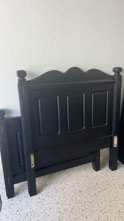 Single bed frame. Single bed. Solid wood.