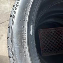 4  2 and 2   265/40R22s  very good condition  ready to ride