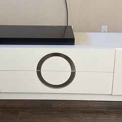 Modern Luxury TV Console – A&X Casa – $450