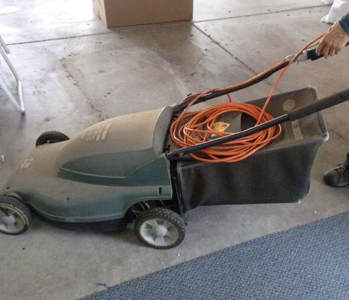 Black and Decker Electric Lawn Mower