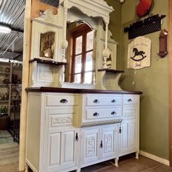 Stunning Victorian Buffet, Sideboard, Entry Table. Quality Real Wood, Antique, Mirrored Back