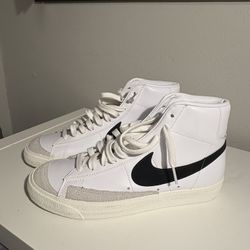 Nike Blazers Mid ‘77, Size 8.5 Men’s 