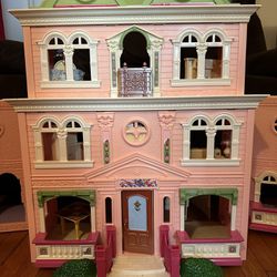 Vintage Fisher Price Doll house 