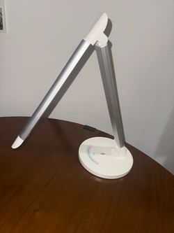 Modern LED Desk Lamp – Adjustable, Touch Control & USB Port
