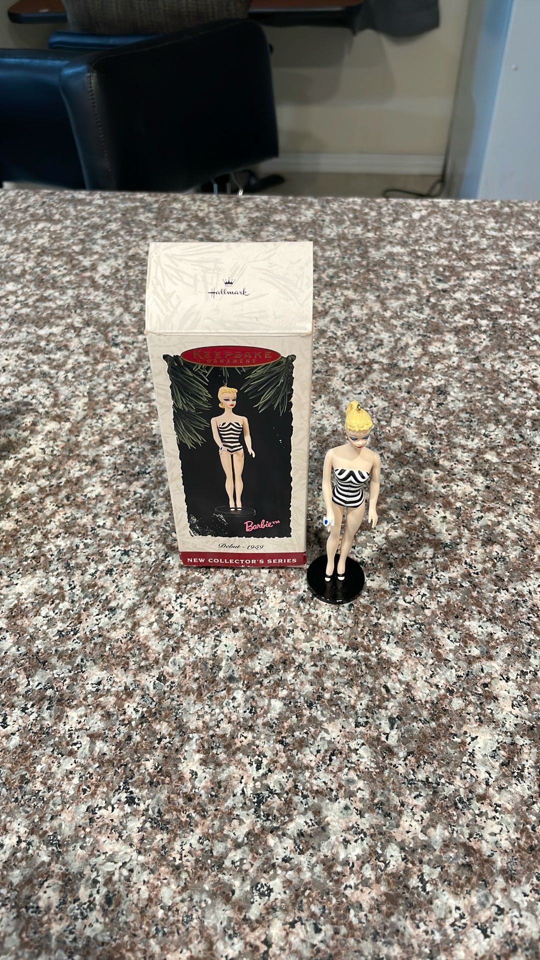 Hallmark Keepsake Ornament Barbie Debut 1959 Collector Series.