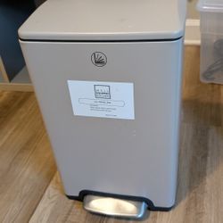 Soft Close Foot pedal Waste bin 15 L