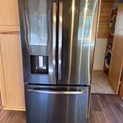 GE Refrigerator 