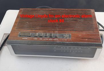 Vintage Lloyds Electronic Fm/Am Radio Alarm Clock