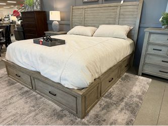 Queen solid wood platform bed with 6 drawers