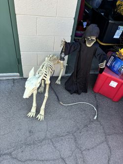 Halloween Items A Creep Keeper And A Skeleton Wolf
