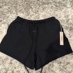 Essentials Shorts 