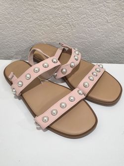 Girl size 5 sandals /5 youth