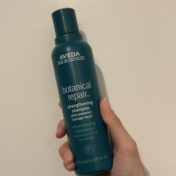 Aveda Botanical Repair Strengthening Shampoo