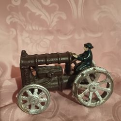 Antique Cast Iron Arcade Fordson Tractor With Driver 