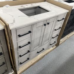 Bathroom vanity cabinet 42” solid mango Quartz top with sink and backsplash 