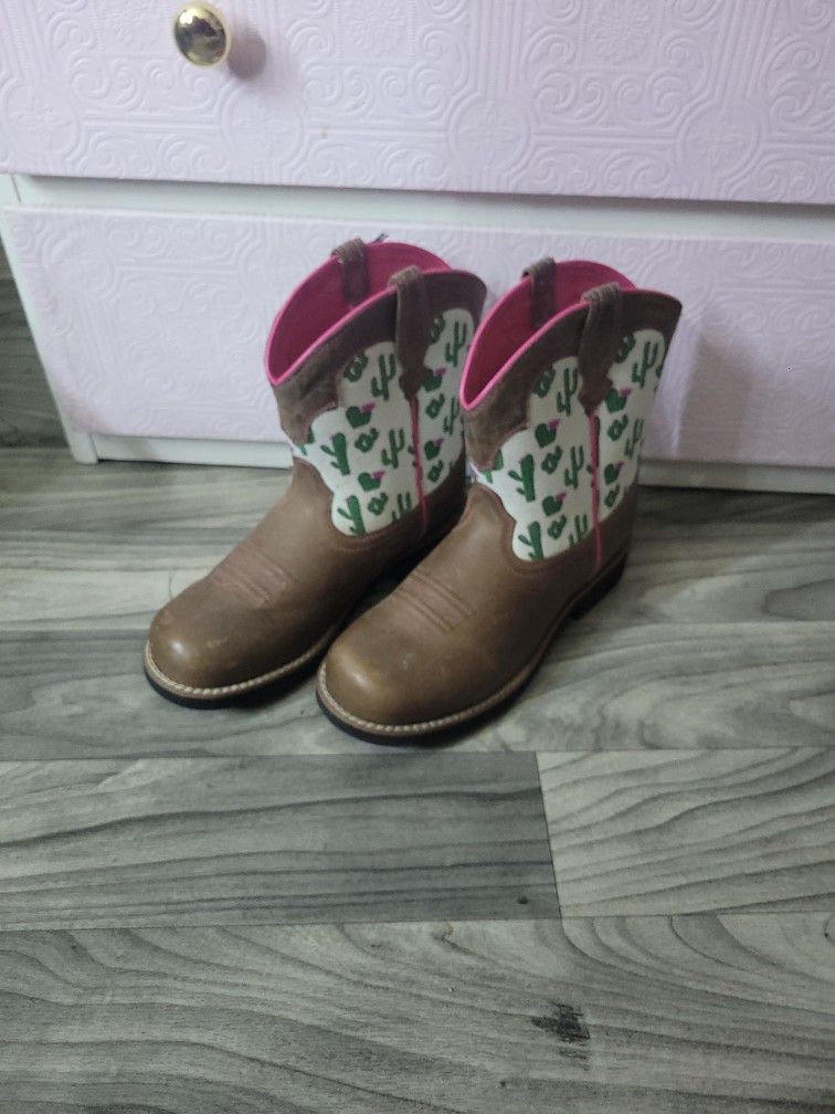 Ariat Boots Brand new size 8